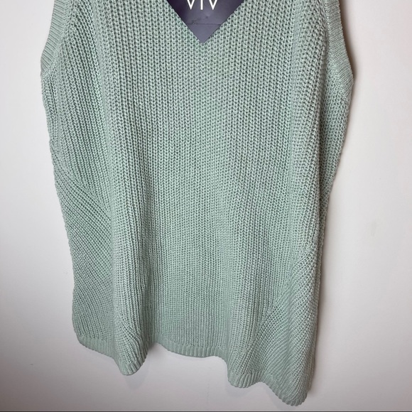 Ava & Viv Light Green Sleeveless Knit Sweater - Picture 4 of 10